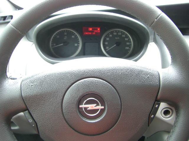 Opel Vivaro 2.0cdti 6ck. - автомобили, коли, обяви за нови и употребявани 9