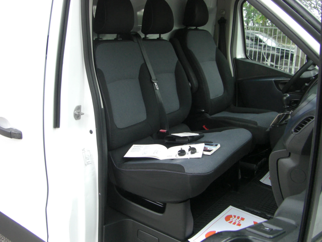 Opel Vivaro 1.6cdti 6ck. EURO 6 - автомобили, коли, обяви за нови и употребявани 12