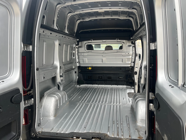 Opel Vivaro 1.6 Diesel 120k.c - автомобили, коли, обяви за нови и употребявани 11