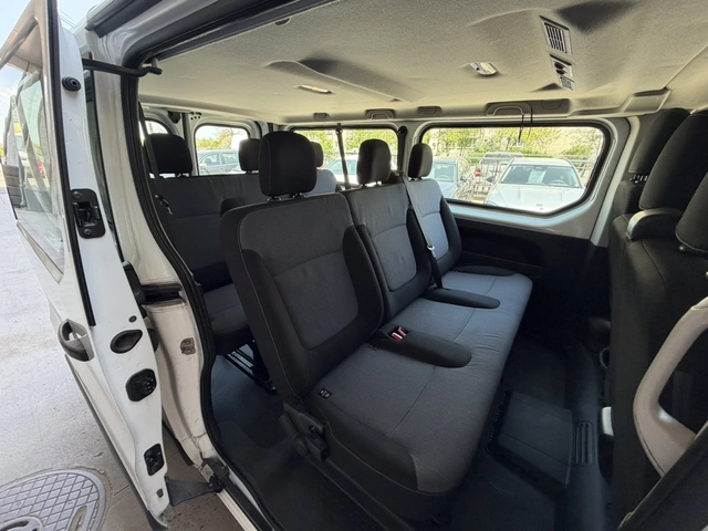 Opel Vivaro 1.6cdti 183000 8+ 1 - автомобили, коли, обяви за нови и употребявани 10