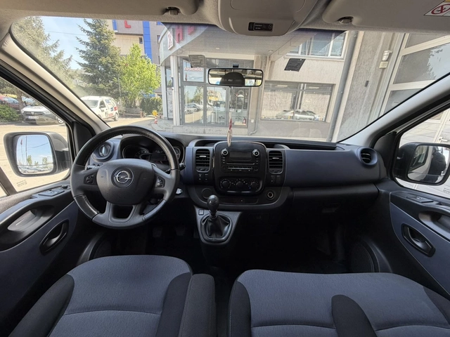 Opel Vivaro 1.6cdti 183000 8+ 1 - автомобили, коли, обяви за нови и употребявани 11