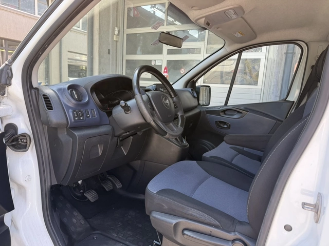 Opel Vivaro 1.6cdti 183000 8+ 1 - автомобили, коли, обяви за нови и употребявани 9
