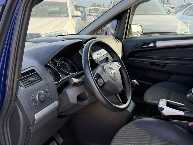 Opel Zafira 2.2 Бензин* 150к.с.* 2010г.* 6+1 Местен* Топ Състояние - автомобили, коли, обяви за нови и употребявани 6