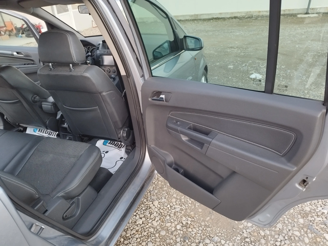 Opel Zafira 6+ 1 - автомобили, коли, обяви за нови и употребявани 10