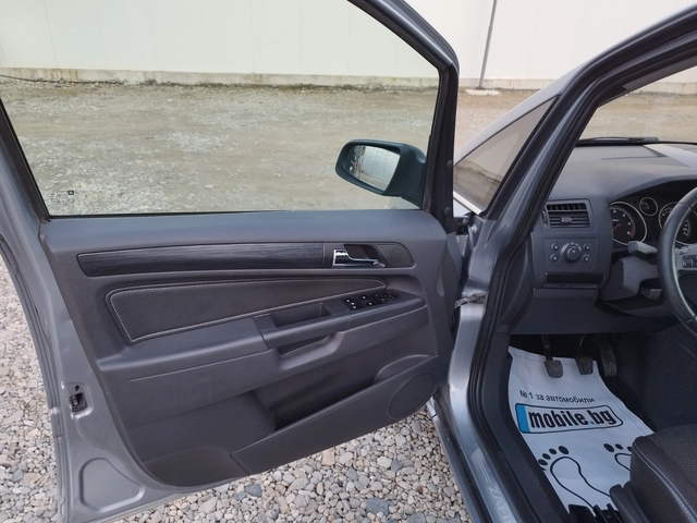 Opel Zafira 6+ 1 - автомобили, коли, обяви за нови и употребявани 15