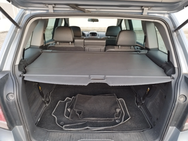 Opel Zafira 6+ 1 - автомобили, коли, обяви за нови и употребявани 16