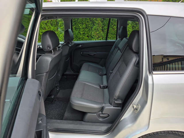 Opel Zafira 1.7 CTDI COSMO - автомобили, коли, обяви за нови и употребявани 8