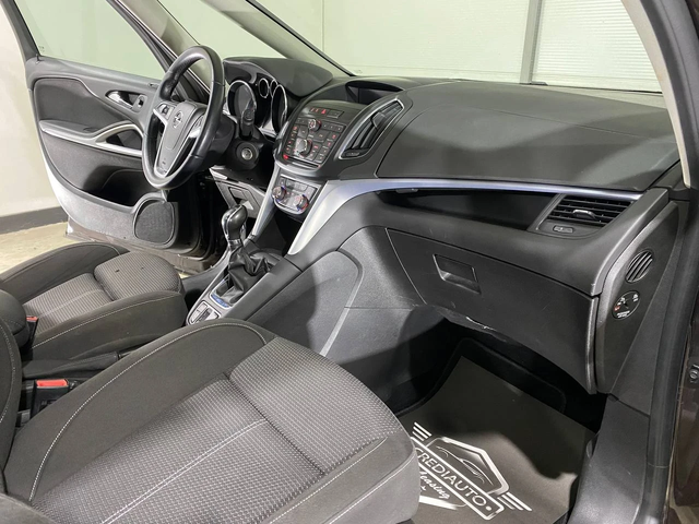Opel Zafira 1.6D - автомобили, коли, обяви за нови и употребявани 8