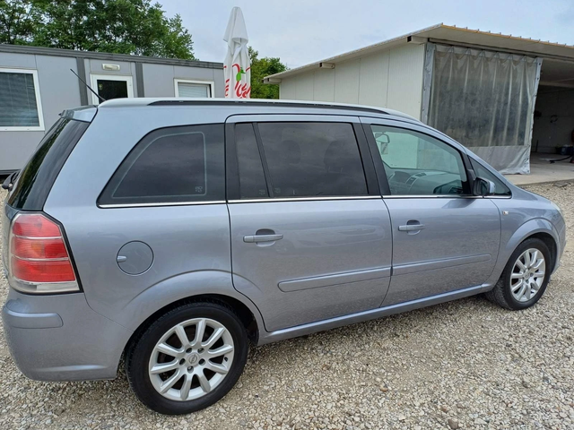 Opel Zafira 1.9cdti 120k.c * UNIKAT* - автомобили, коли, обяви за нови и употребявани 12