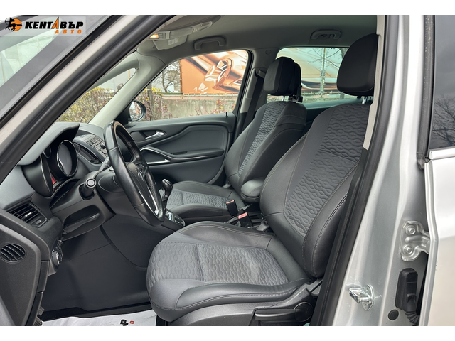 Opel Zafira Tourer 1.6i 150к.с. Газ.инжекцион - автомобили, коли, обяви за нови и употребявани 8