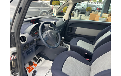 Peugeot 1007 - автомобили, коли, обяви за нови и употребявани 10