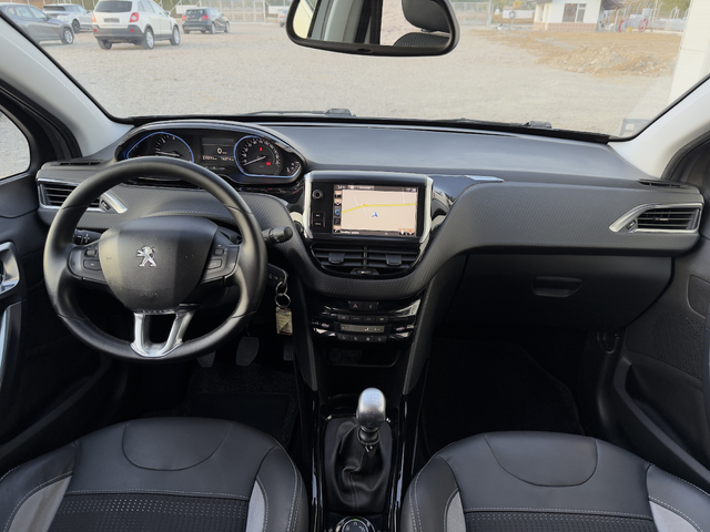 Peugeot 2008 1.6 BlueHD (120 кс) start&stop STT - автомобили, коли, обяви за нови и употребявани 12