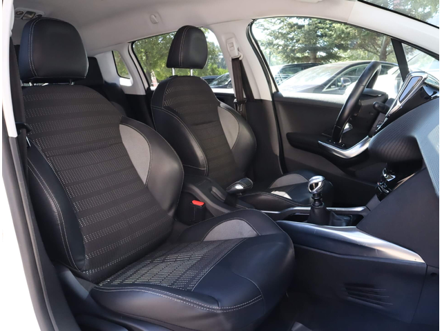 Peugeot 2008 1.6HDI - автомобили, коли, обяви за нови и употребявани 8