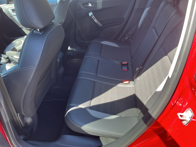 Peugeot 2008 - автомобили, коли, обяви за нови и употребявани 11