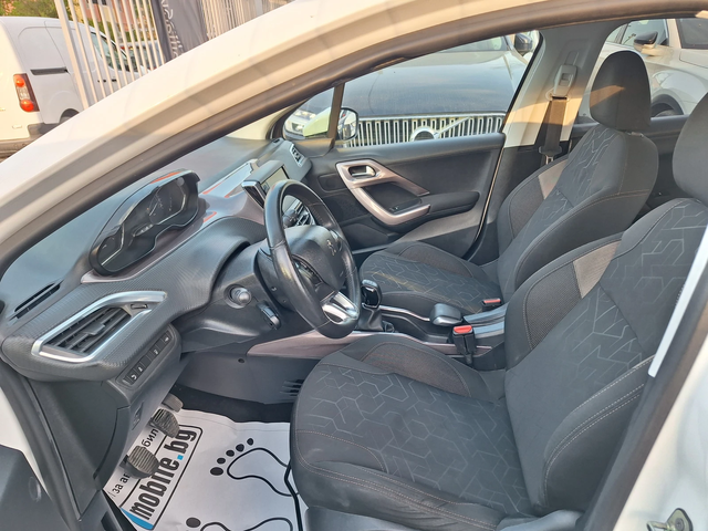 Peugeot 2008 1.2 NAVI - автомобили, коли, обяви за нови и употребявани 11