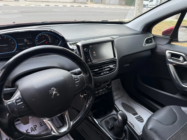 Peugeot 2008 1.2 BENZIN AUSTRIA - автомобили, коли, обяви за нови и употребявани 12