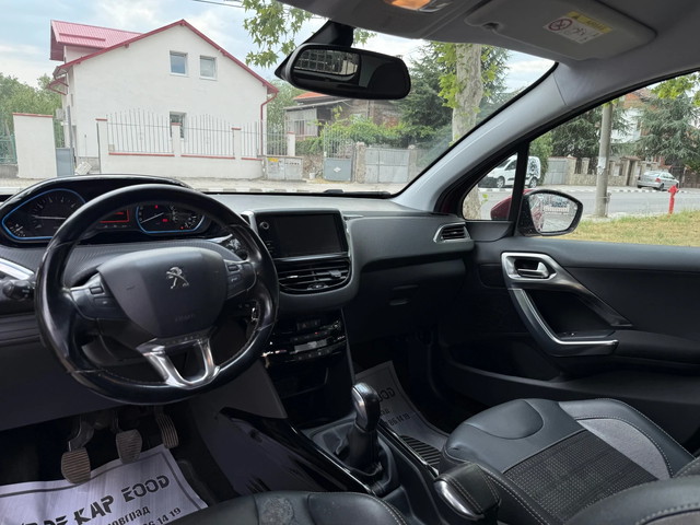 Peugeot 2008 1.2 BENZIN AUSTRIA - автомобили, коли, обяви за нови и употребявани 14