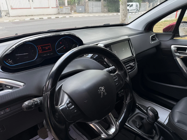 Peugeot 2008 1.2 BENZIN AUSTRIA - автомобили, коли, обяви за нови и употребявани 8