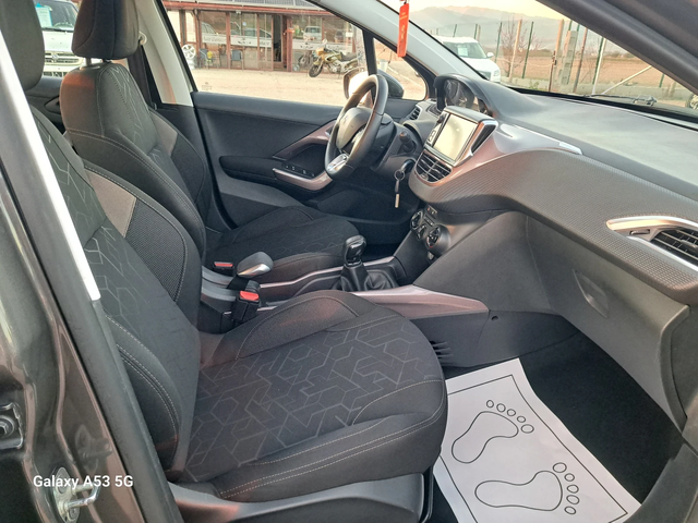 Peugeot 2008 1, 2 i - автомобили, коли, обяви за нови и употребявани 13