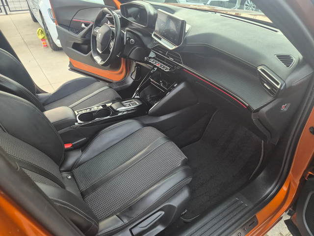 Peugeot 2008 GT Line 3D DIGITAL /PANORAMA/ 130кс - автомобили, коли, обяви за нови и употребявани 8