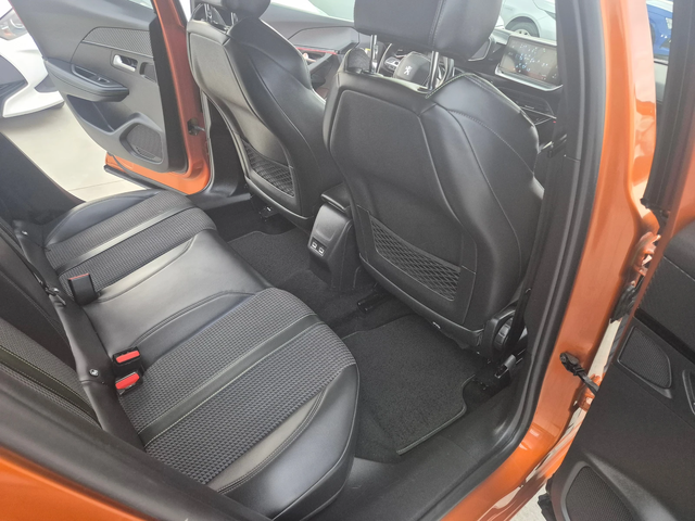 Peugeot 2008 GT Line 3D DIGITAL /PANORAMA/ 130кс - автомобили, коли, обяви за нови и употребявани 9
