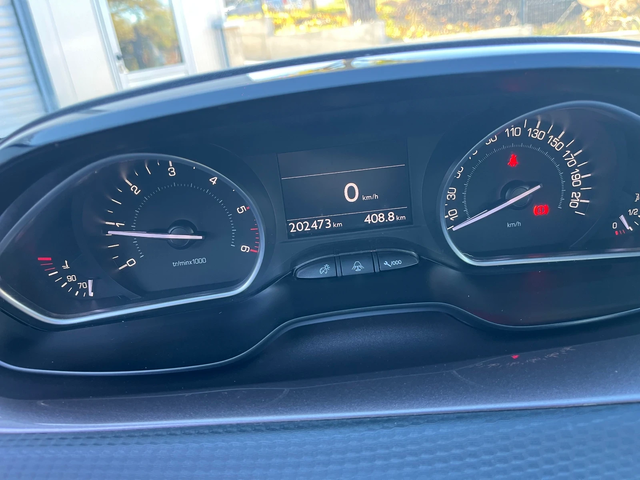 Peugeot 2008 1.6hdi - автомобили, коли, обяви за нови и употребявани 10