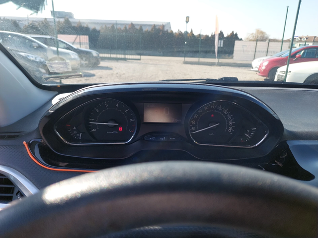 Peugeot 2008 1.2 - автомобили, коли, обяви за нови и употребявани 14