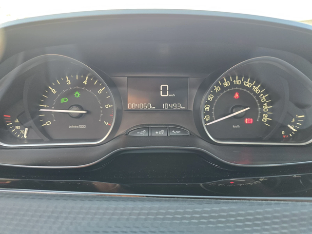 Peugeot 2008 1.2Бензин 82к.с. 84хил.км. - автомобили, коли, обяви за нови и употребявани 16