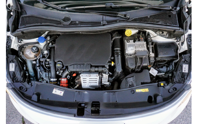 Peugeot 2008 1.2i PURETECH  ALLURE - автомобили, коли, обяви за нови и употребявани 13