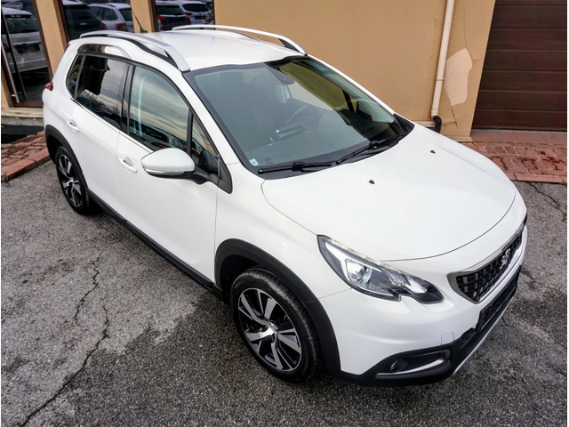 Peugeot 2008 1.2i PURETECH  ALLURE - автомобили, коли, обяви за нови и употребявани 1