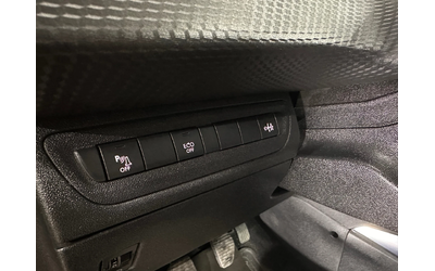 Peugeot 2008 - автомобили, коли, обяви за нови и употребявани 9