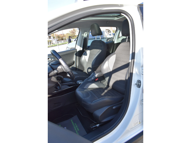 Peugeot 2008 AUTOMAT* 48000KM!!! - автомобили, коли, обяви за нови и употребявани 10