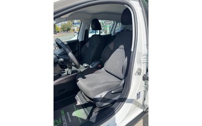 Peugeot 2008 1.4HDI* ALLURE* WHITE-PEARL - автомобили, коли, обяви за нови и употребявани 9