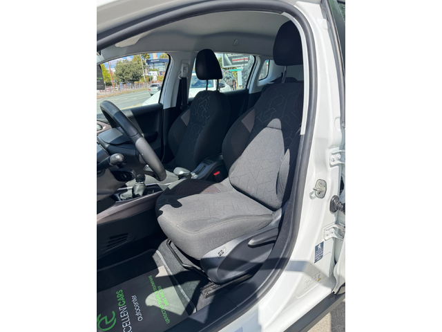 Peugeot 2008 1.4HDI* ALLURE* WHITE-PEARL - автомобили, коли, обяви за нови и употребявани 9
