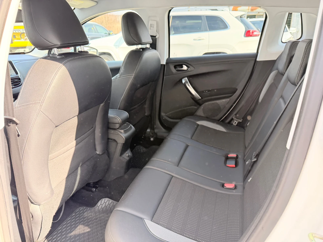 Peugeot 2008 1.6E-hdi 92k.c* Navi* UNIKAT* - автомобили, коли, обяви за нови и употребявани 7
