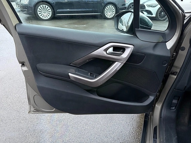 Peugeot 2008 1.6 Blue-HDi Style-Led-Klimatik-Navi-Euro 6-Ново!! - автомобили, коли, обяви за нови и употребявани 8