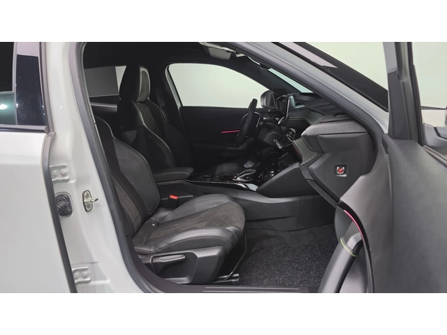 Peugeot 2008 - автомобили, коли, обяви за нови и употребявани 12