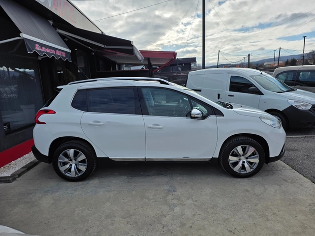 Peugeot 2008 ALLURE 1.6I-120к.с-EURO 5b-АВТОМАТИК-ШВЕЙЦАРИЯ - автомобили, коли, обяви за нови и употребявани 4
