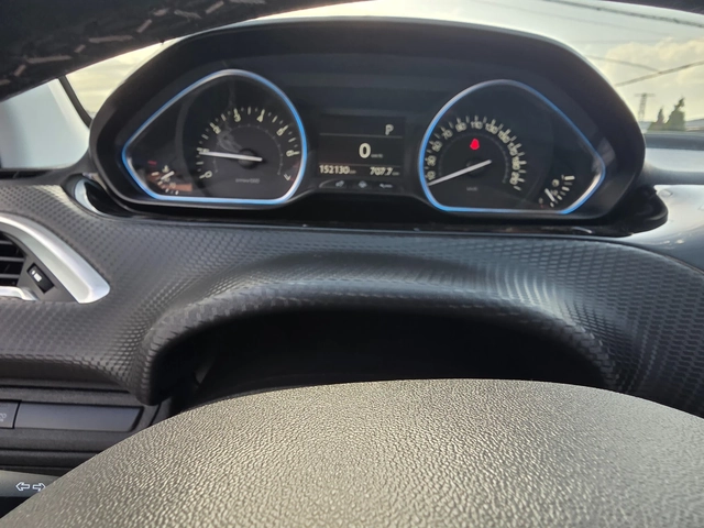 Peugeot 2008 1.2I-110к.с EURO 6b-АВТОМАТИК-ШВЕЙЦАРИЯ - автомобили, коли, обяви за нови и употребявани 9