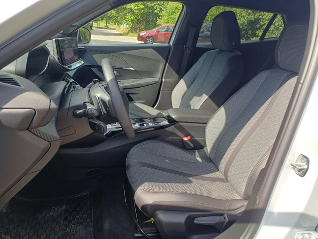 Peugeot 2008 1.2 HYBRID ALLURE - автомобили, коли, обяви за нови и употребявани 8