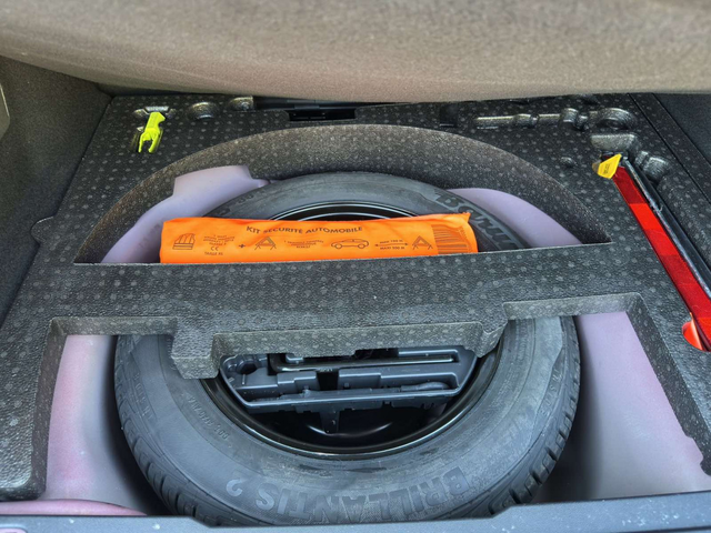 Peugeot 2008 ALLURE 1.2 e-THP 110 BVM6 STT EURO 6.3 - автомобили, коли, обяви за нови и употребявани 15