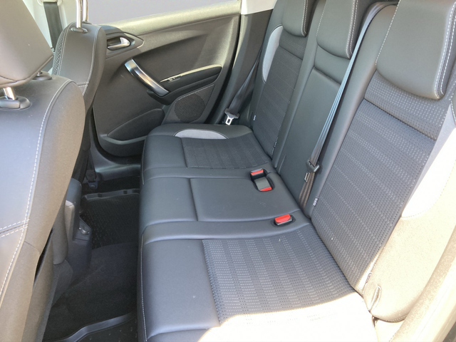 Peugeot 2008 ALLURE 1.2 e-THP 110 EAT6 STT EURO6 - автомобили, коли, обяви за нови и употребявани 9