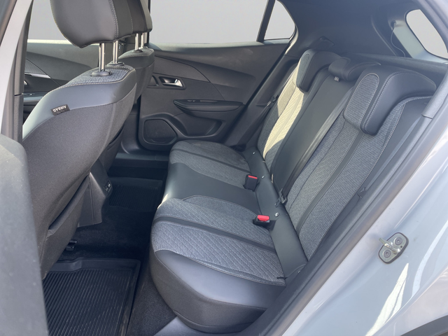 Peugeot 2008 ALLURE 1.2 PureTech 130 EAT8 EURO 6.4 - автомобили, коли, обяви за нови и употребявани 13