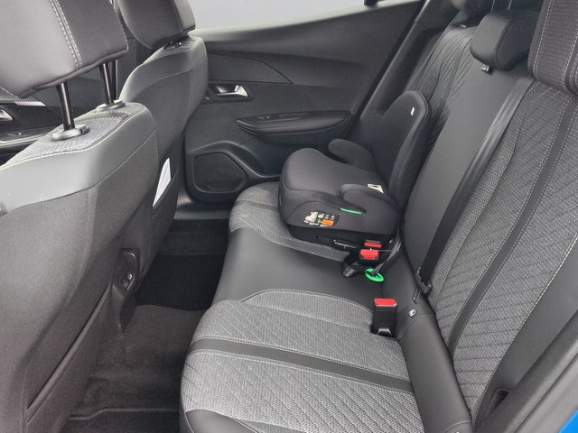 Peugeot 2008 ALLURE 1.2 PureTech 145 HYBRID 48V e-DCS6 EURO 6.4 - автомобили, коли, обяви за нови и употребявани 11