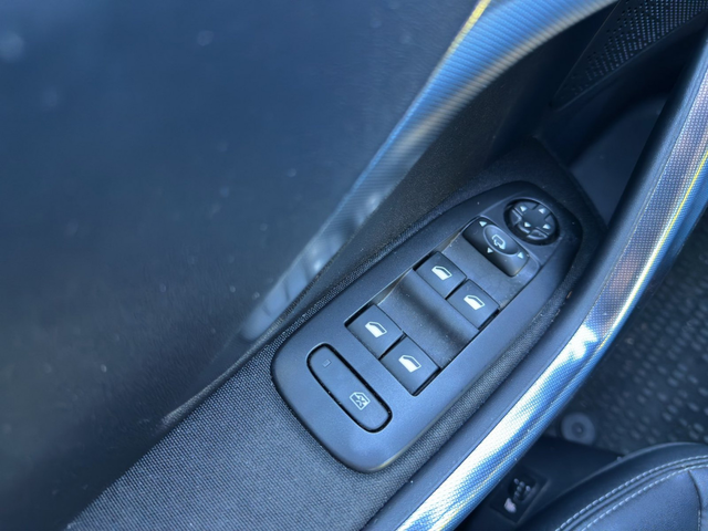 Peugeot 2008 ALLURE 1.2 THP 110 BVA6 - автомобили, коли, обяви за нови и употребявани 14