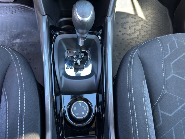 Peugeot 2008 Grip Control - автомобили, коли, обяви за нови и употребявани 1