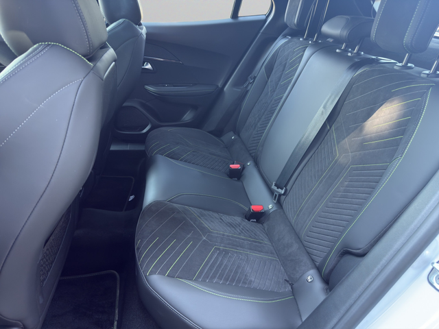 Peugeot 2008 GT 1.2 PureTech 130 EAT8 EURO 6.4 - автомобили, коли, обяви за нови и употребявани 11