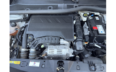 Peugeot 2008 GT 1.2 PureTech 130 EAT8 EURO 6.4 - автомобили, коли, обяви за нови и употребявани 12