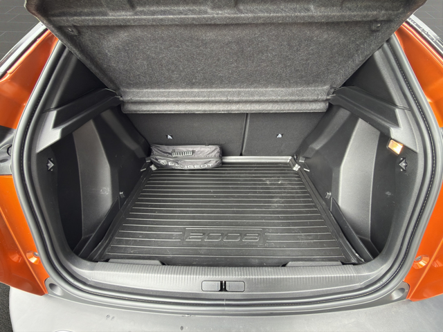 Peugeot 2008 GT 1.2 PureTech 130 EAT8 EURO6 - автомобили, коли, обяви за нови и употребявани 12