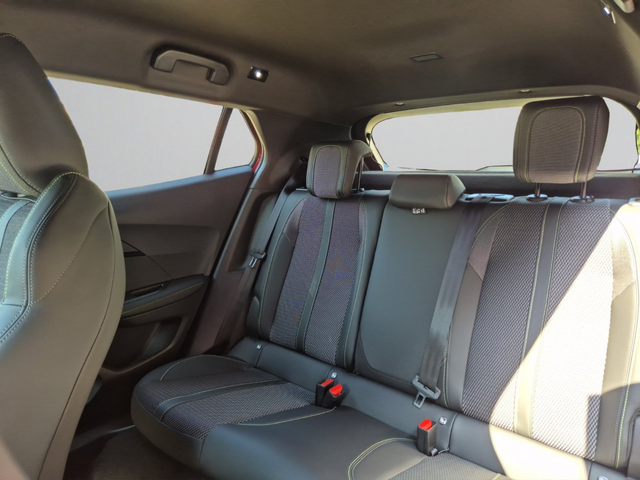 Peugeot 2008 GT - автомобили, коли, обяви за нови и употребявани 12